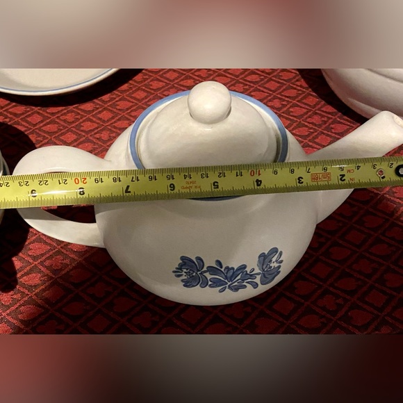 COPY - Pfaltzgraff Yorktowne Tea Pot - Picture 1 of 2